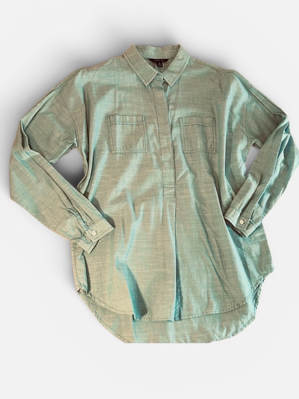 Lands' End women’s pale sage Green cotton Casual Shirt. Long sleeve Size 6-8 EUC